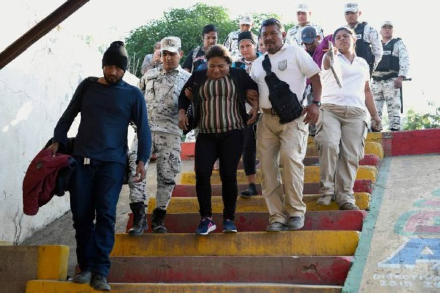 Más de 2,000 elementos de la Guardia Nacional de México resguardan la frontera sur. En su intento por entrar a México, varios integrantes de la caravana migrante intentaron cruzar el río Suchiate, fronterizo con Guatemala.