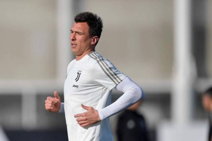 La Juventus ha decidido vender a Mario Mandzukic. De acuerdo a la Gazzetta dello Sport, clubes de Alemania y Chile están interesados en el fichaje del gran delantero croata.