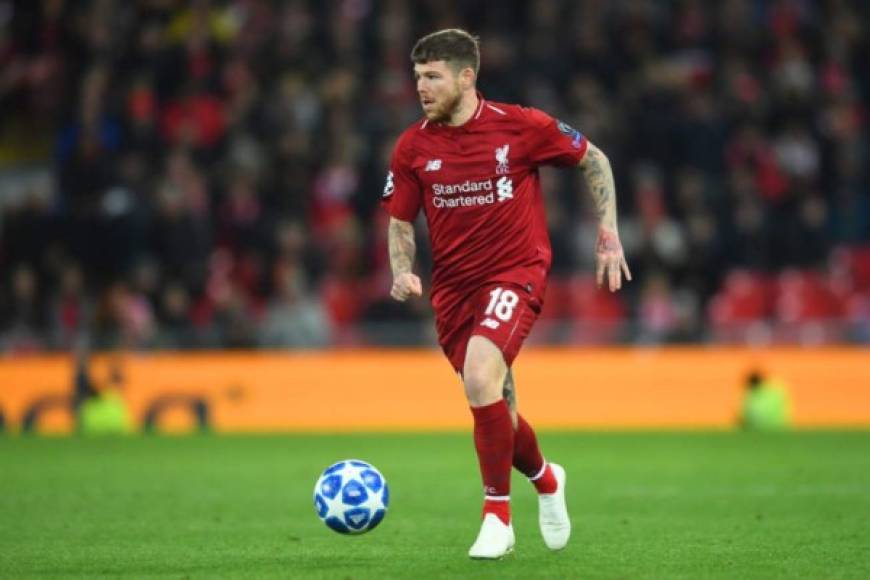 Alberto Moreno: El lateral izquierdo sería otro de los que saldrá del Liverpool para la próxima campaña.