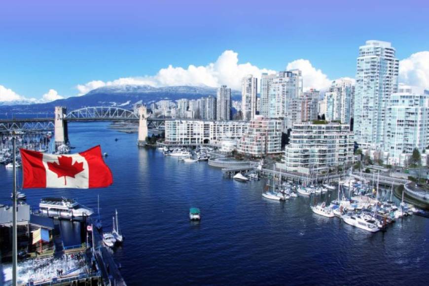 Vancouver no se quedó atrás y ocupa el sexto lugar en este año. La concurrida ciudad portuaria está rodeada de montañas y cuenta con una escena cultural (teatral, artística y musical) muy próspera.