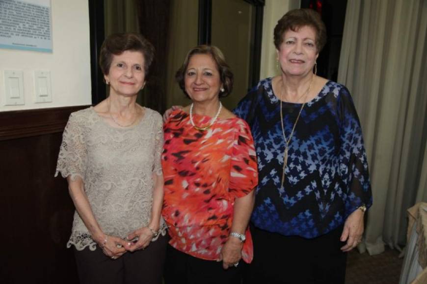 Susy Kamar, Mary Handal y Rita Ictech .