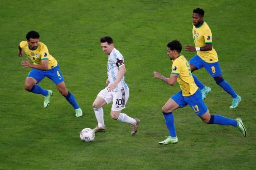 Messi también estuvo bien marcado por los brasileños en la final de la Copa América.