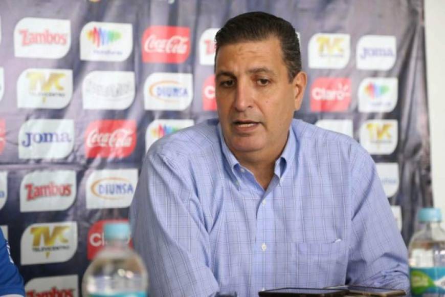 Jorge Salomón: El presidente de la Fenafuth, señaló que en agosto podrían contratar a técnicos extranjeros para que tomen las riendas de la Sub-17 y Sub-20 de Honduras. Llegarían a reemplazar a José Valladares y Carlos Tábora respectivamente.