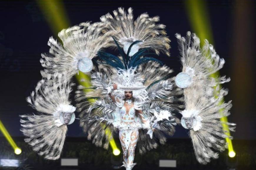 Marisela de Montecristo, Miss El Salvador 2018 walks on stage during the 2018 Miss Universe national costume presentation in Chonburi province on December 10, 2018. (Photo by Lillian SUWANRUMPHA / AFP)