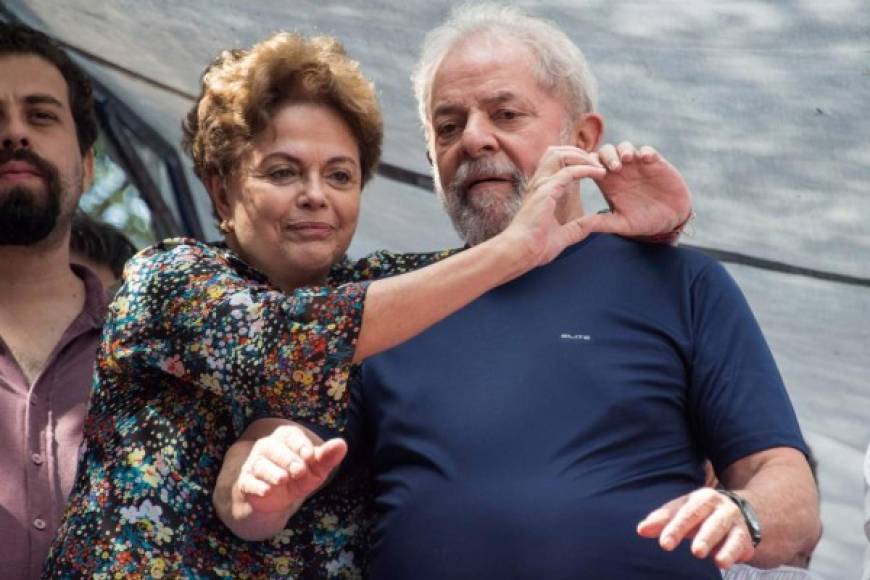 Dilma Rousseff trata de dar ánimo a Lula en vista de la situación en la que se encontraba el expresidente.