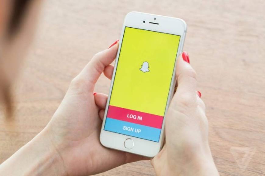 SNAPCHAT, la red social de lo efímero con soporte multimedia se une a Instagram como las dos aplicaciones sociales más populares entre los usuarios del sistema operativo iOS.