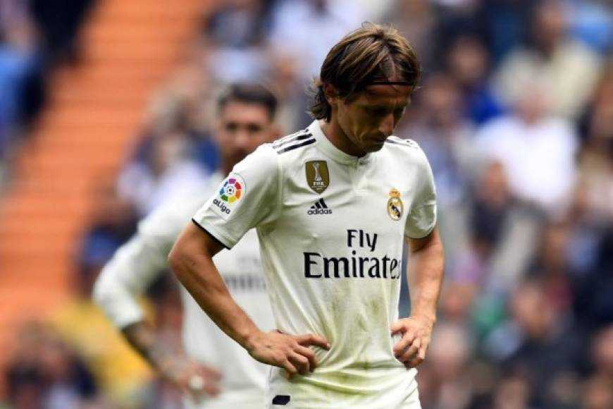 Luka Modric se lamenta tras la derrota del Real Madrid. Foto AFP