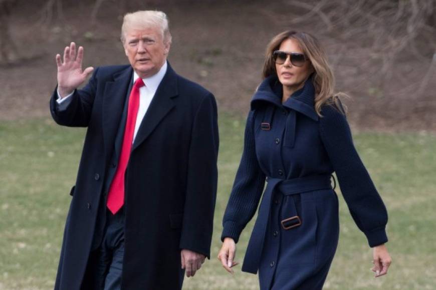 Trump y Melania viajaron a New Hampshire, donde el magnate desvelará hoy su plan para combatir la epidemia de adicción a analgésicos opiáceos en su país.