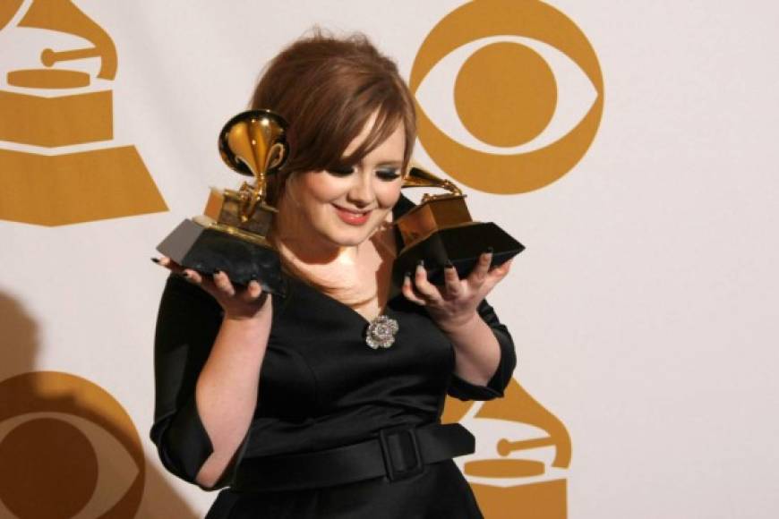 Adele ganó dos Grammy a Mejor Artista Nuevo y Mejor Interpretación Vocal Pop Femenina por 'Chasing Pavements', tan solo un año después de hacerse famosa a nivel internacional.