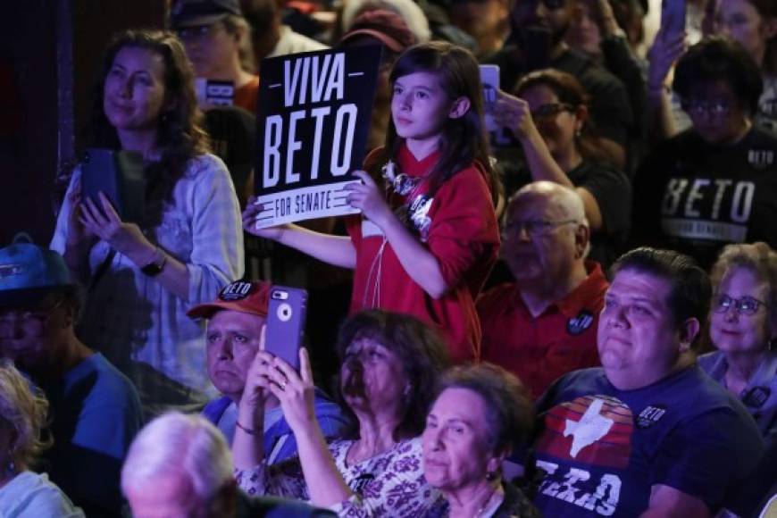 Los cambios demográficos, incluyendo a los hijos de inmigrantes latinos que llegan a la mayoría de edad podrían cambiar el tono político en Texas. La voz de Beto ha hecho eco en el estado de la bandera de la estrella solitaria.