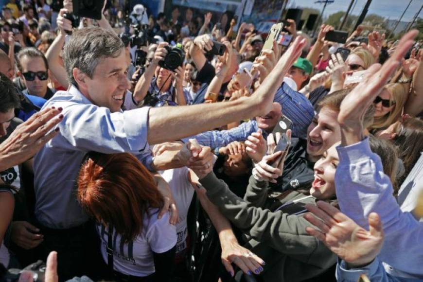 Esto parece casi impropio de un lugar como Texas, un estado del sur de Estados Unidos, en la frontera con México, que es un bastión republicano que ningún demócrata ha representado en el Senado en medio siglo. Pero, Beto podría conjurar lo imposible.