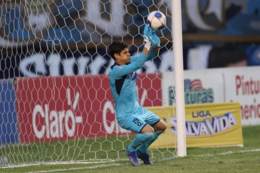 Jonathan Rougier: El portero argentino finaliza su contrato con Motagua al final de la presente temporada y tendría ofertas del fútbol de Costa Rica: 'Nos va doler mucho que se vaya, pero tampoco podemos detener lo que no podemos pagar. Hay qué ser sensatos con el tema económico', dijo Eddy Atala en el programa Minuto 90 de Radio Cadena Voces.