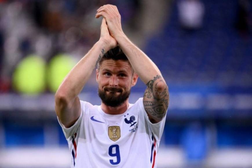 En Italia aseguran que el delantero francés Oliver Giroud está a un paso de cerrar su acuerdo con el AC Milan, que busca un delantero de garantías ahora que ha logrado clasificarse para la Champions. Foto AFP.