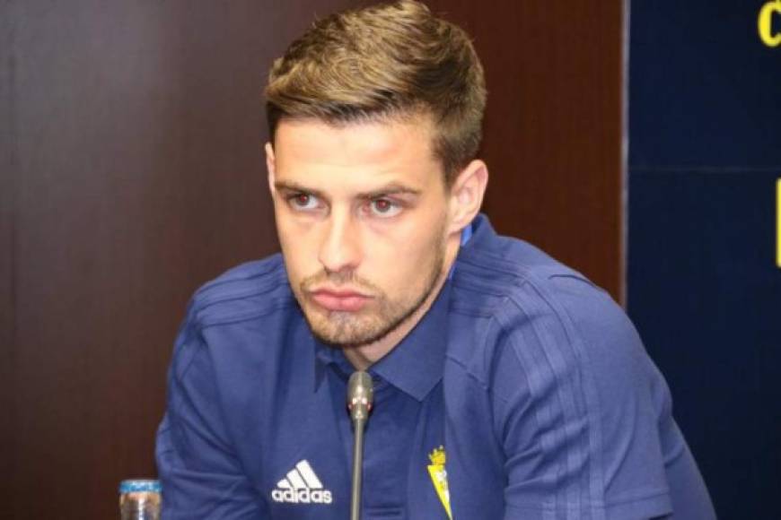 Aleksandar Pantić: Defensor serbio de 27 años de edad. En su trayectoria ha jugado en el Dinamo de Kiev, Estrella Roja, Rad Belgrado, Cádiz.