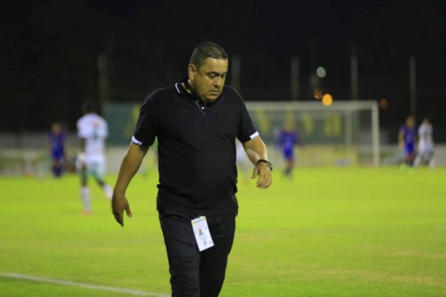 El entrenador colombiano John Jairo López se encuentra en la cuerda floja del Platense. Se conoció que el estratega podría no seguir en el próximo torneo. Cabe señalar que el Tiburón tiene opciones de meterse a la liguilla en la presente campaña.