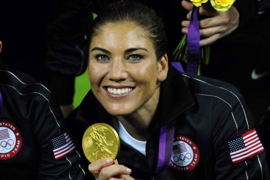 A sus 35 años, es considerada una de las mejores guardametas del mundo. Incluso durante la Copa Mundial Femenina de Fútbol de 2011 logró el Guante de Oro a la mejor portera y el Balón de Bronce por su habilidad durante el torneo. Entre sus hazañas hay que mencionar que participó también en los Juegos Olímpicos de Londres de 2012 y obtuvo la medalla olímpica de oro. Fueron tantos los acontecimientos que consiguió con esfuerzo y que no se esperaba que publicó una biografía que tituló Solo: A Memoir of Hope.