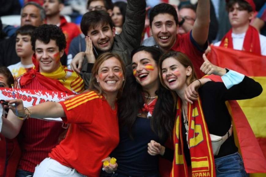 La selección española vivió el partido con más ambiente de lo que lleva de Eurocopa.