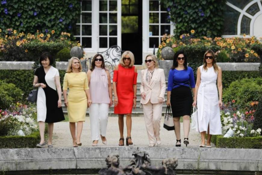 Invitadas por la esposa del presidente francés Emmanuel Macron, las primeras damas, dedicaron parte de este domingo a descubrir la cultura vasca en el pintoresco pueblo de Ezpeleta, famoso por sus pimientos.