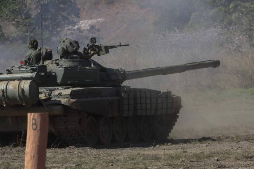 Tanques rusos T72 también participaron en los ejercicios militares.