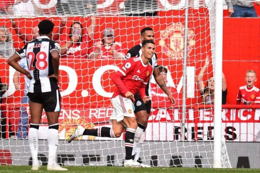 Recibido como un héroe en Old Trafford, doce años después de su marcha al Real Madrid, Cristiano Ronaldo marcó los dos primeros goles de su equipo.<br/><br/>