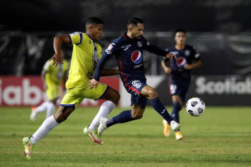 Omar Elvir jugó un buen partido y dio una asistencia contra el Universitario.