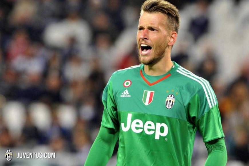 Neto: El portero brasileño arribó a la Juventus tras no renovar con la Fiorentina en el 2015.