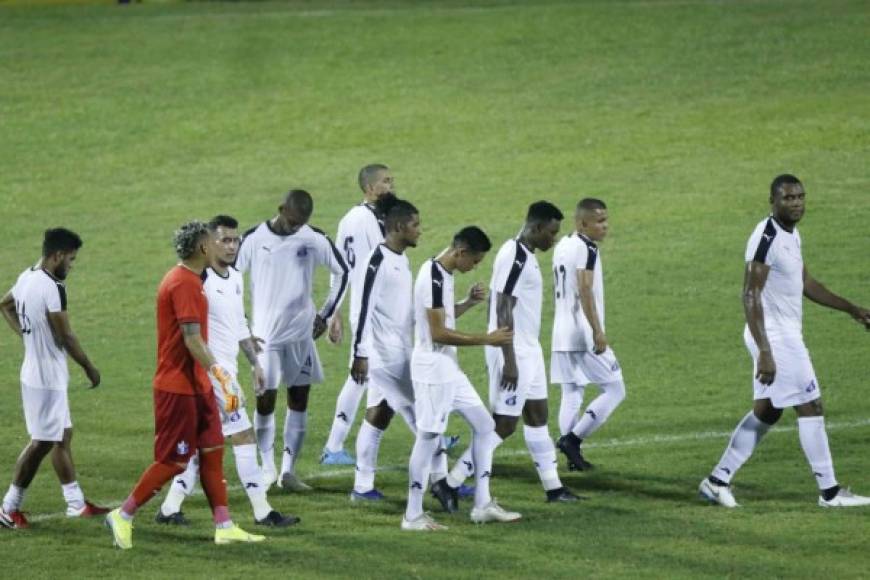 Los jugadores del Honduras Progreso salieron cabizbajos del Morazán tras la goleada que les dio el Real España.