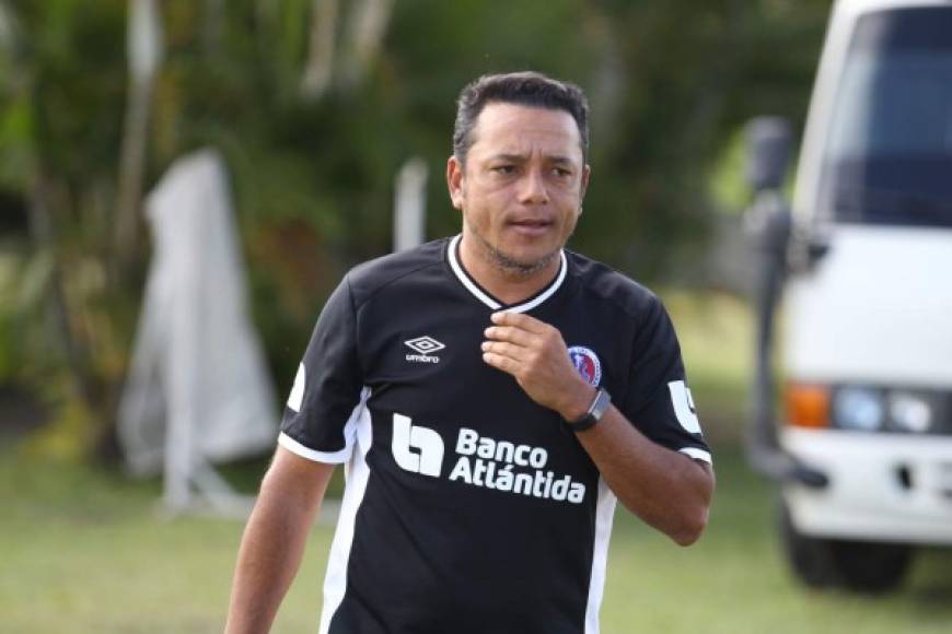 Danilo Turcios: El exmediocampista se retiró y hoy es asistente técnico de Nahún Espinoza en el Olimpia.