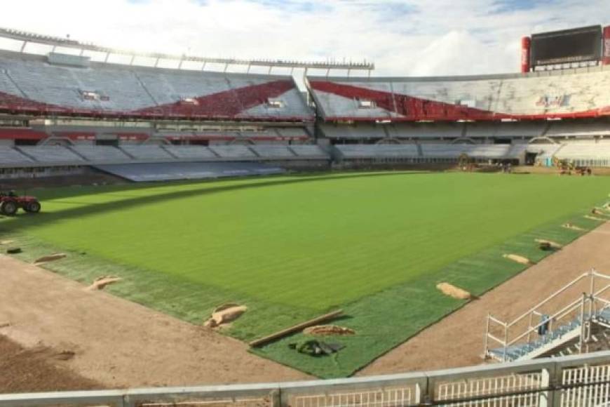 El Estadio Monumental Antonio Vespucio Liberti tiene una capacidad de 70,074 aficionados y fue fundado en 1935.