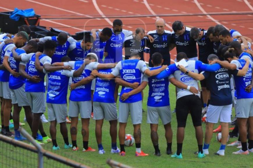 En el combinado catracho se refleja una gran unión. La Bicolor buscará ante Estados Unidos ganar por primera vez en la eliminatoria rumbo a Catar.