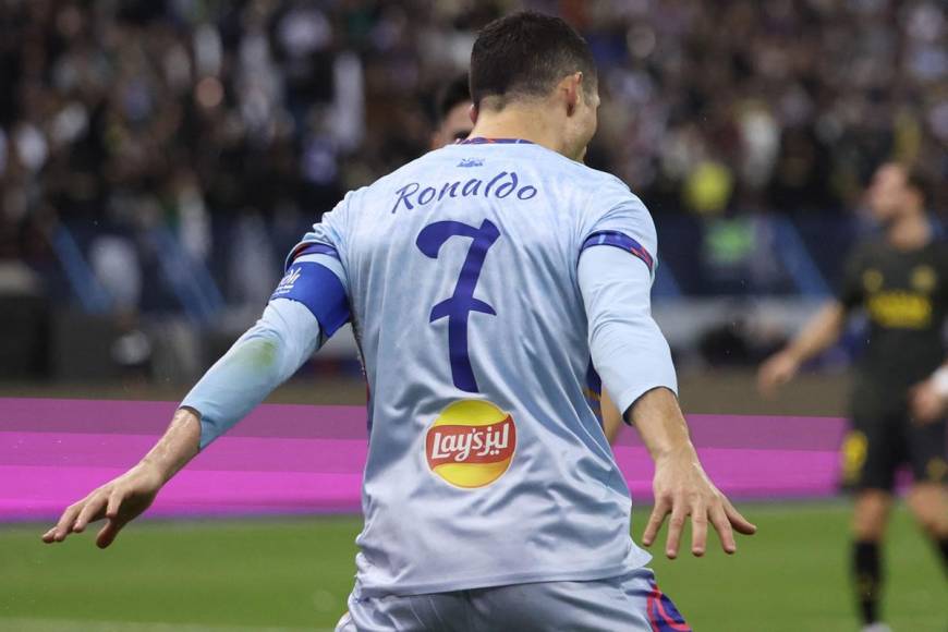 Cristiano Ronaldo celebrando su primer gol del partido contra el París Saint Germain.