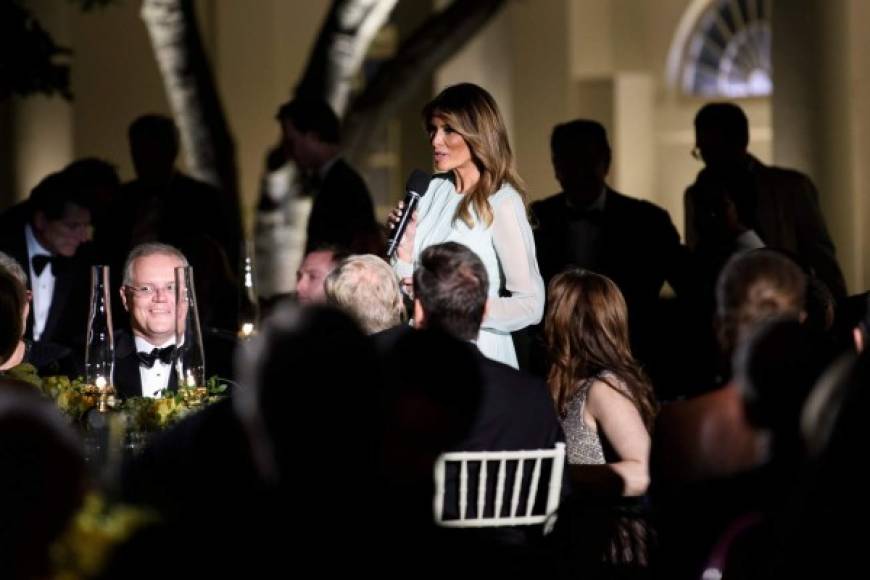 Trump agradeció a Melania la planeación del evento al que asistieron un centenar de invitados.