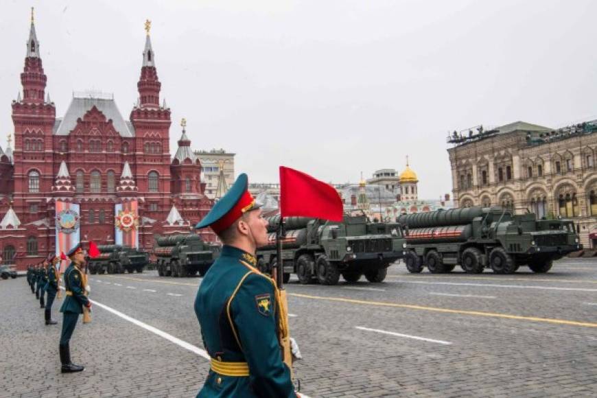 Durante el desfile, Putin se comprometió a 'garantizar' el poder militar ruso con motivo del 74 aniversario de la victoria de la Unión Soviética contra la Alemania nazi.