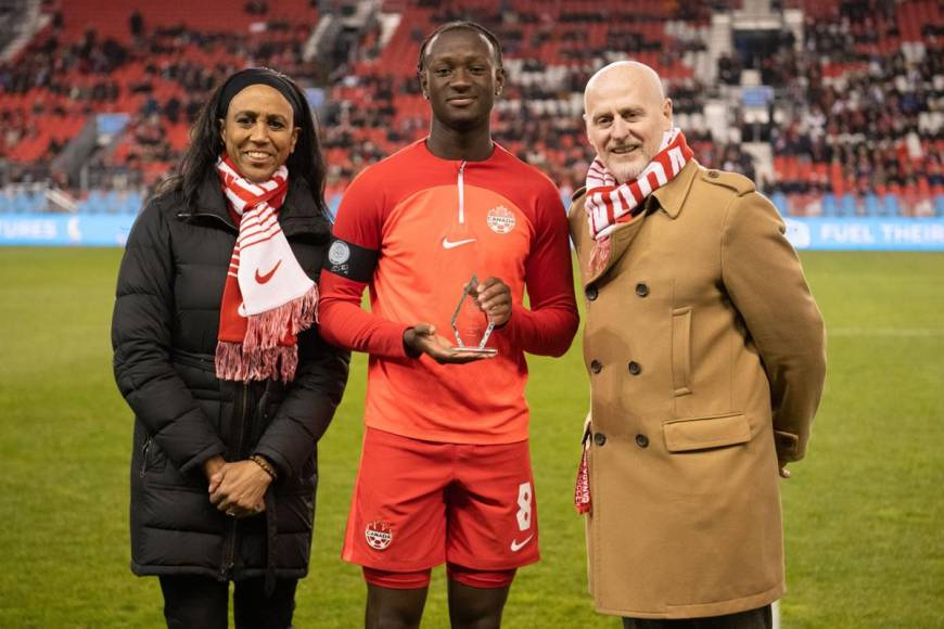 Ismaël Koné recibió un premio al ser elegido como el Mejor Jugador Joven de Canadá en 2022.