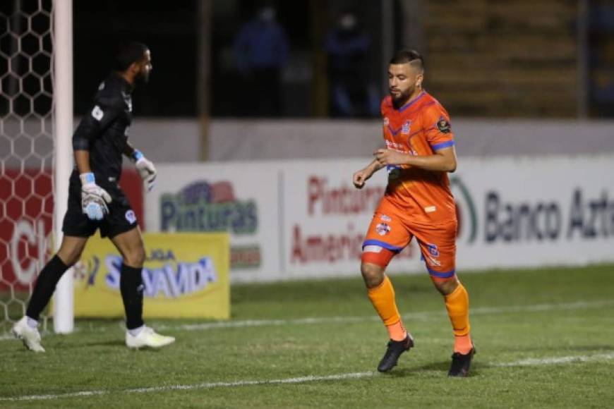 El defensa Michael Otoniel Osorio venció al portero Edrick Menjívar desde el punto penal.