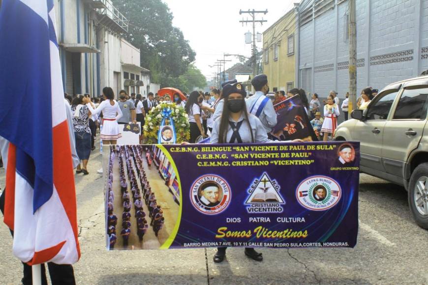 El CEBNG Bilingüe San Vicente de Paul de Sula se hizo presente en el desfile de independencia este miércoles 14 de septiembre. 
