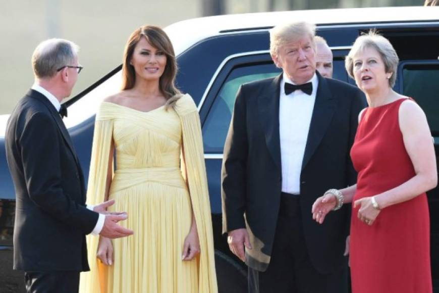 Cientos de internautas han advertido la similitud del traje escogido por Melania con el clásico vestido amarillo de la protagonista de 'La Bella y la Bestia'.