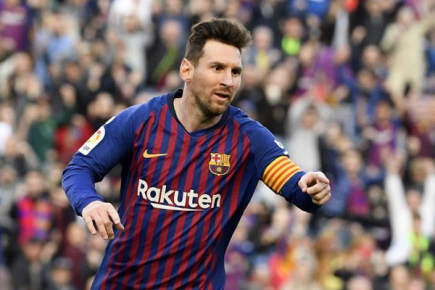 El crack del Barcelona, Leo Messi, percibe ganancias de 130 millones de euros. Su salario supera los siete millones de euros al mes.