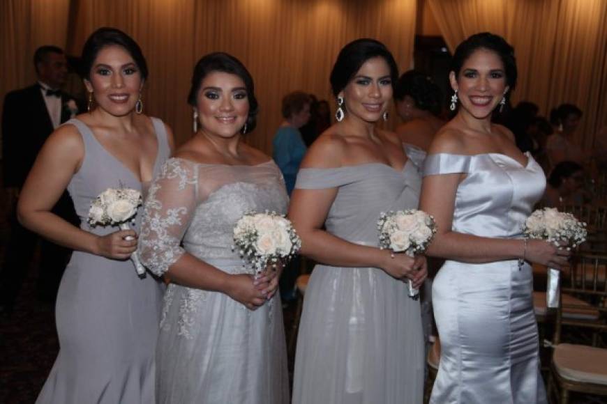 Michelle Carranza, Karol Pineda, Heidy Recarte y Mónica Hernández.