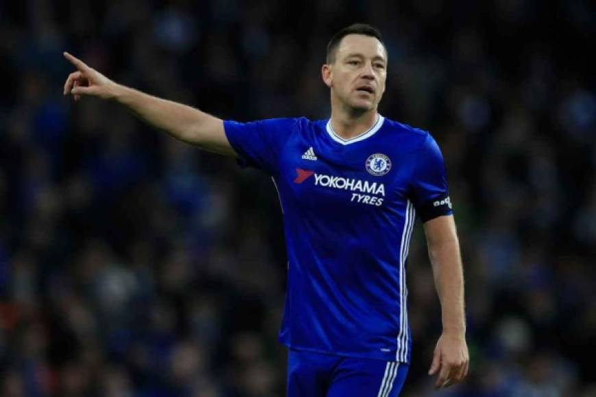 John Terry dejará el Chelsea a final de temporada después de más de dos décadas. Y uno de los equipos mas interesados en el central es el Swansea. De ahí que el entrenador Paul Clement, que ya tuvo al jugador a sus órdenes cuando era segundo de Ancelotti en el equipo blue, se reunirá con Terry para sondear su predisposición. 'Quiero ver si estaría interesado', dijo.