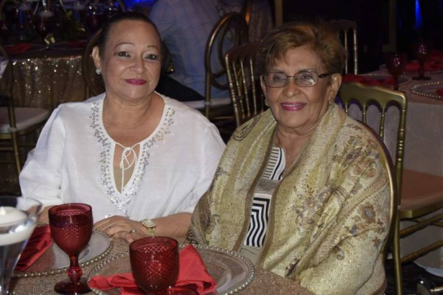 Waldina Fernández y Cleo Gabrie.