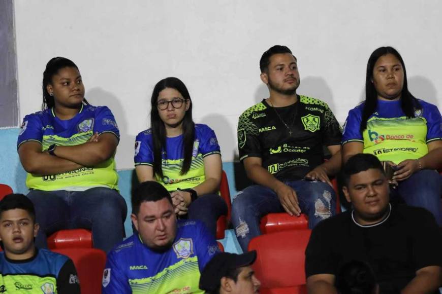Bellas chicas y ambientazo en el Motagua-Olancho por Copa Centroamericana