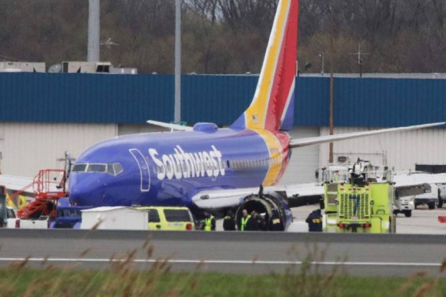 Poco antes del anuncio de la NTSB, el jefe del cuerpo de bomberos de Filadelfia, Adam Thiel, informó de que uno de los pasajeros fue trasladado a un hospital local con heridas graves, mientras que doce fueron evaluados por los médicos en el propio aeropuerto.