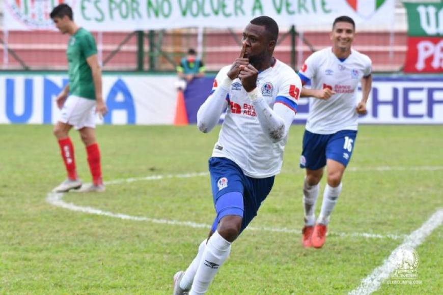 Yustin Arboleda mandó a callar a Héctor Vargas, entrenador del Marathón, tras su gol.