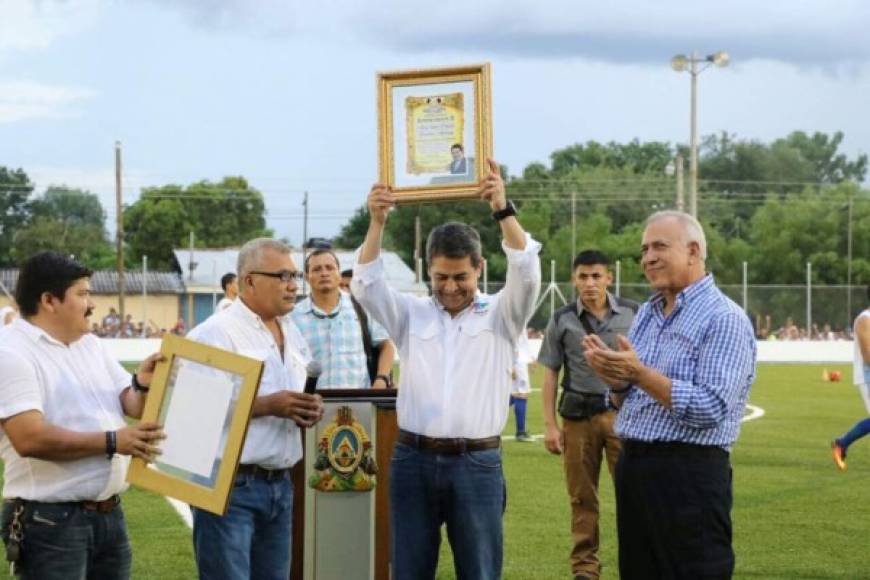 El Presidente de la República, Juan Orlando Hernández, encabezó la inauguración del nuevo estadio.