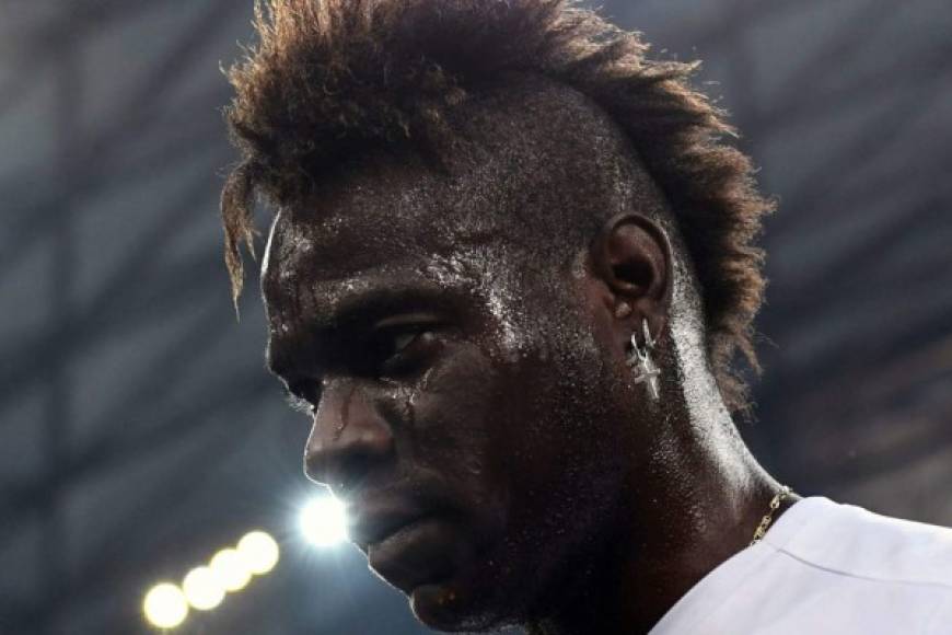 Mario Balotelli: Segúm informa Sportime, el presidente del Aris de Salónica de Grecia, Thessaloniki, habría puesto su punto de mira en Balotelli para dar el salto de calidad que necesita el conjunto para pelear la Superliga griega. <br/>