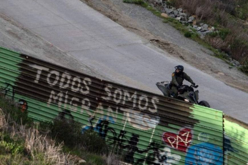 La lucha contra la inmigración clandestina está en el centro del 'shutdown', que paraliza desde hace más de tres semanas una parte del gobierno federal estadounidense, con crecientes costos asociados.