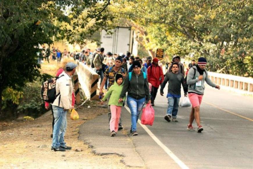 Las autoridades extremaron las medidas de control migratorio en Agua Caliente ante la llegada de nuevos grupos de migrantes.