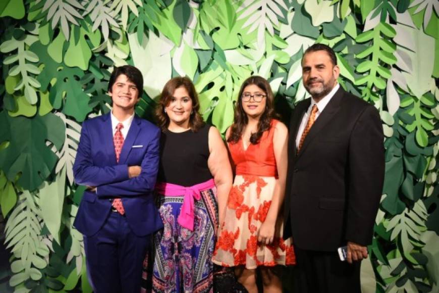 Sergio, Isabel, Montserrat y Sergio Díaz.