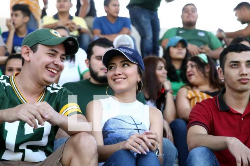 Buen ambiente se vivió en las gradas del estadio John F. Kennedy de Ocotepeque.